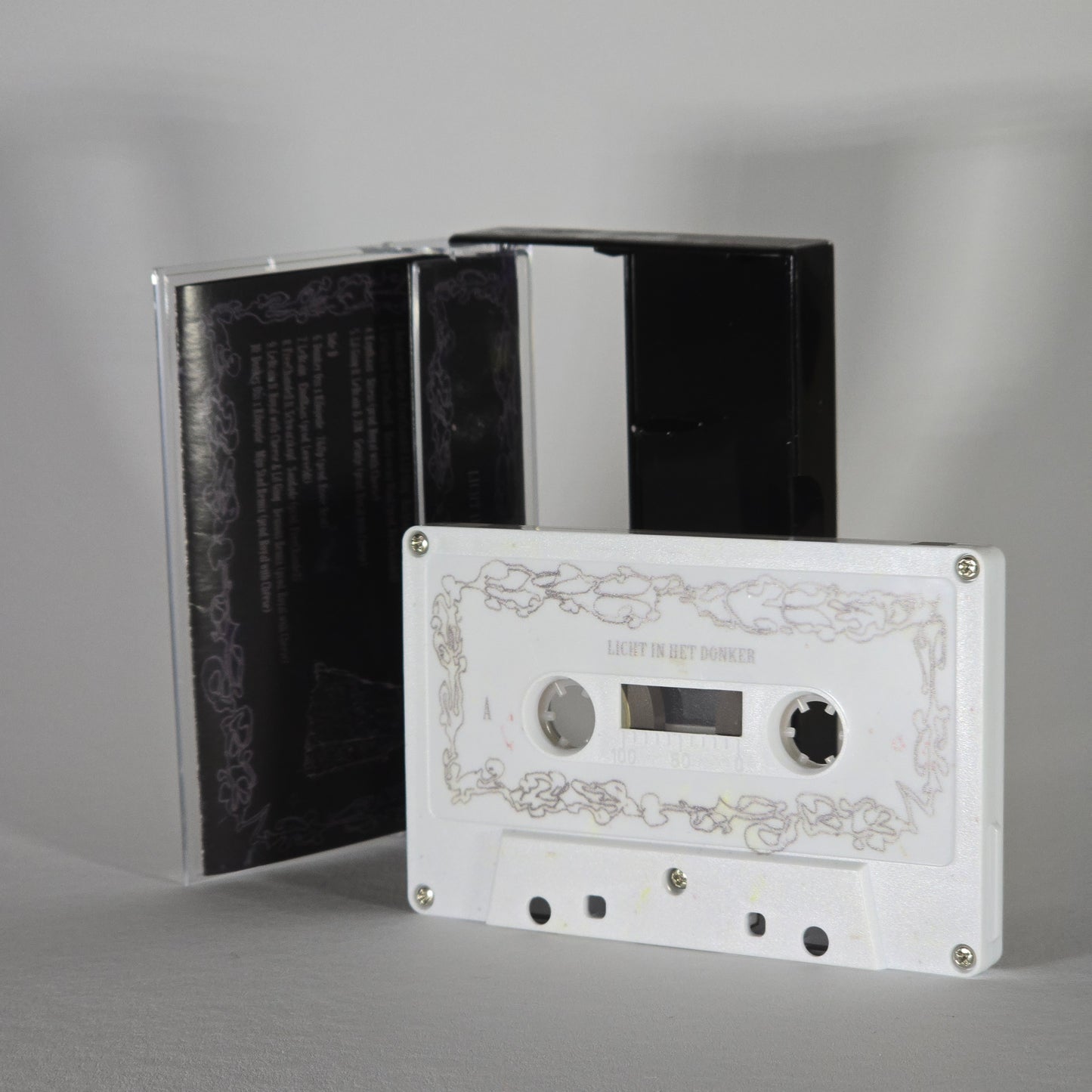 DONKER OSS - LICHT IN HET DONKER CASSETTE PRE-OWNED